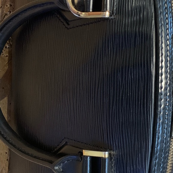 Black Louis Vuitton Jasmine in great condition! - Picture 4 of 8
